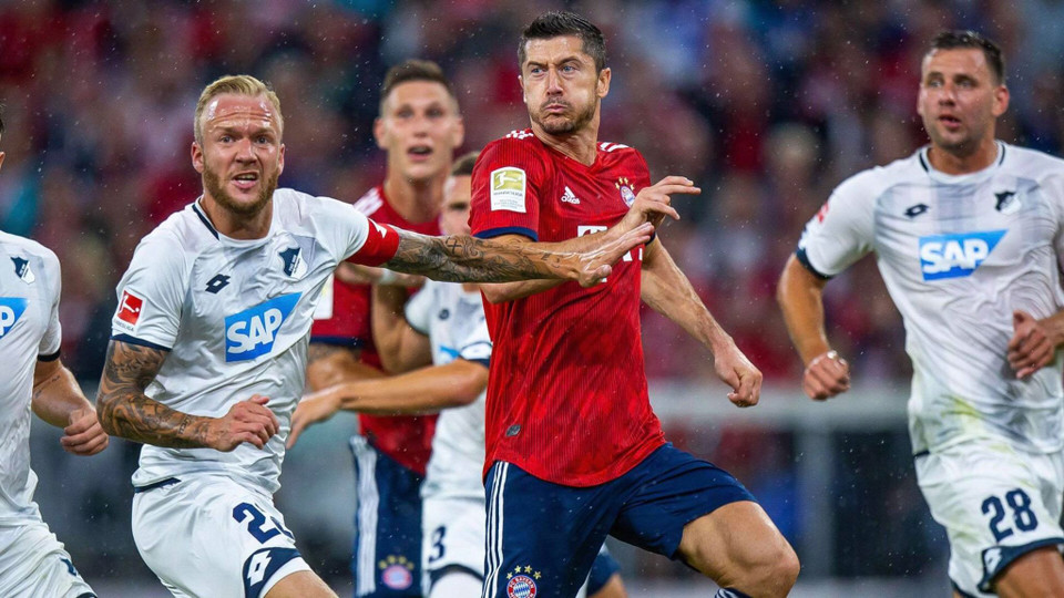 Bayern cũng đã gặp đôi chút khó khăn ở thời gian đầu trận...