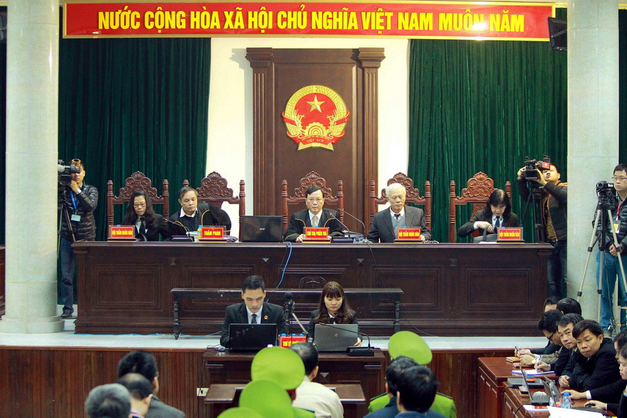 Quang cảnh phiên tòa trước khi nghị án. (Ảnh: TTXVN)