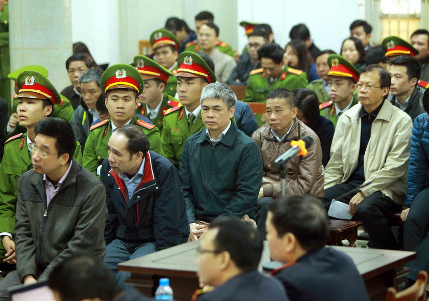 Các bị cáo tại phiên nghị án. (Ảnh: TTXVN)