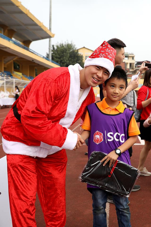 'Đây là kỷ niệm đáng nhớ. Mong rằng hoạt động sẽ mang lại cảm hứng bóng đá cho tất cả'