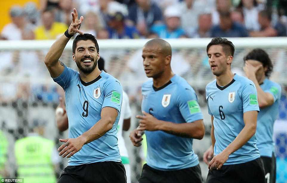 ...giúp Uruguay chính thức giành vé sớm vào vòng 1/8 World Cup 2018.