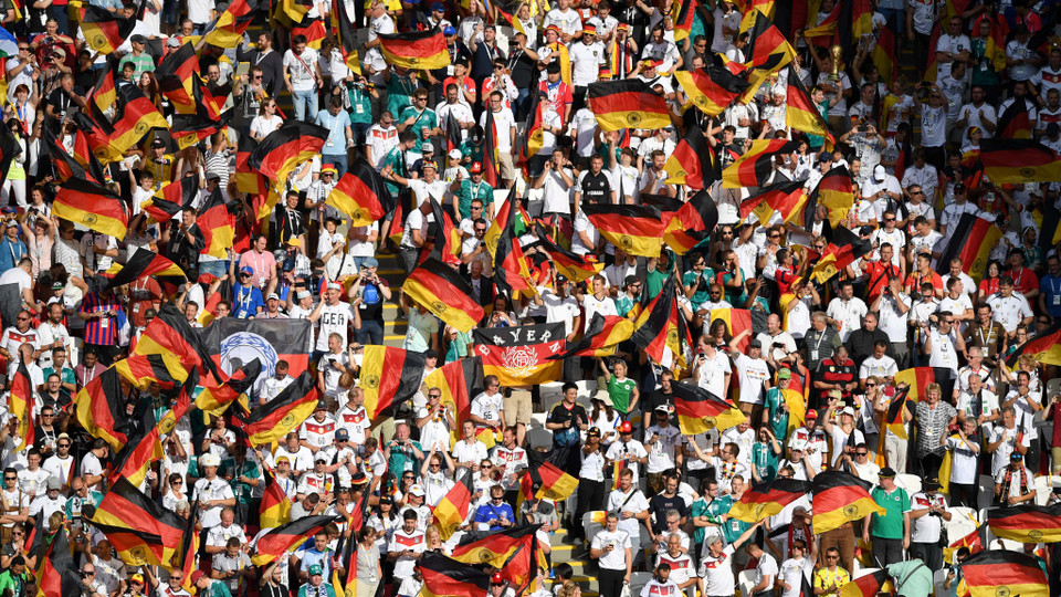 Người hâm mộ Đức có lẽ cũng không thể tin nổi điều này xảy ra trước khi bắt đầu trận gặp Hàn Quốc. (Nguồn: Getty Images)