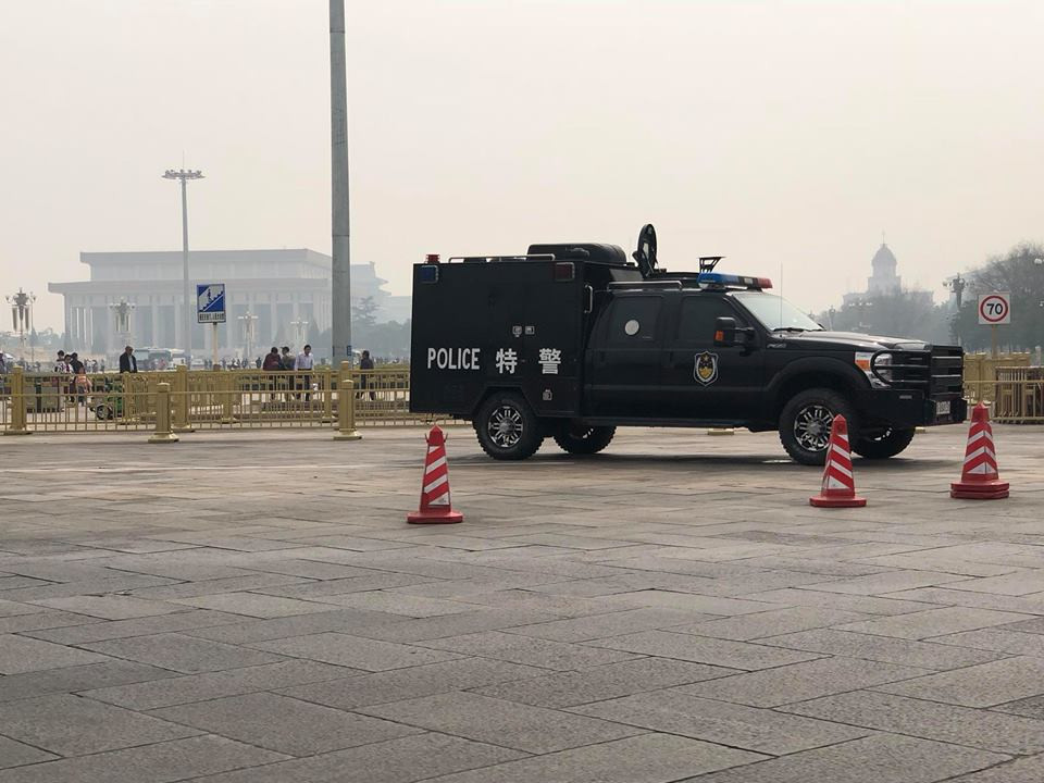 Trước đó hãng Kyodo đưa tin ngày 25/3, một chuyến tàu hỏa đặc biệt có khả năng chở ông Kim Jong-un đã đi qua thành phố Đan Đông (Trung Quốc) nằm sát biên giới với Triều Tiên.