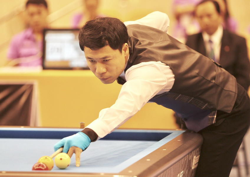 Tay cơ Heo Jung Han hạng nhì nội dung 3 băng. (Ảnh: Quang Nhựt/TTXVN)