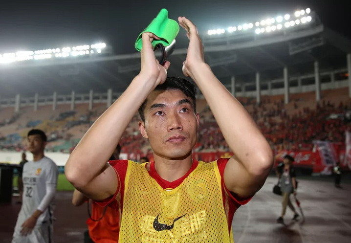 Zheng Zhi, thủ quân của tuyển Trung Quốc (38 tuổi, 20/8/1980).