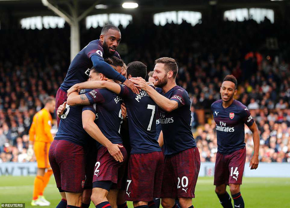 ...mang chiến thắng hủy diệt 5-1 về cho Arsenal. Chiến thắng này giúp Pháo thủ leo lên tốp 4 Premier League.