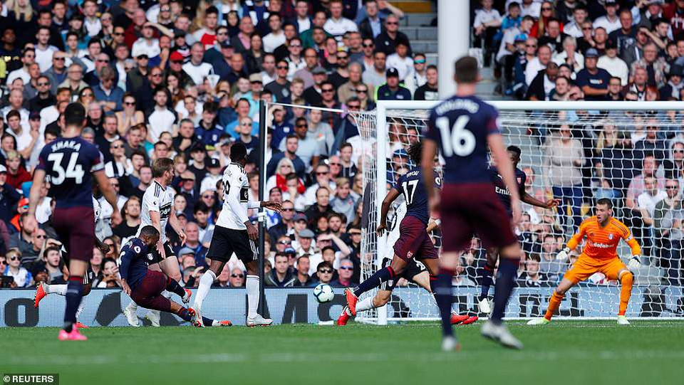 ...với pha làm bàn sau pha dứt điểm cận thành ở phút 29.