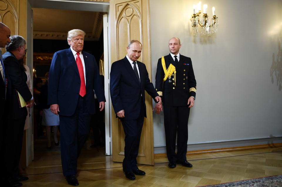 Tổng thống Nga Vladimir Putin và Tổng thống Mỹ Donald Trump tại cuộc gặp ở Helsinki, Phần Lan. (Ảnh: AFP/TTXVN)