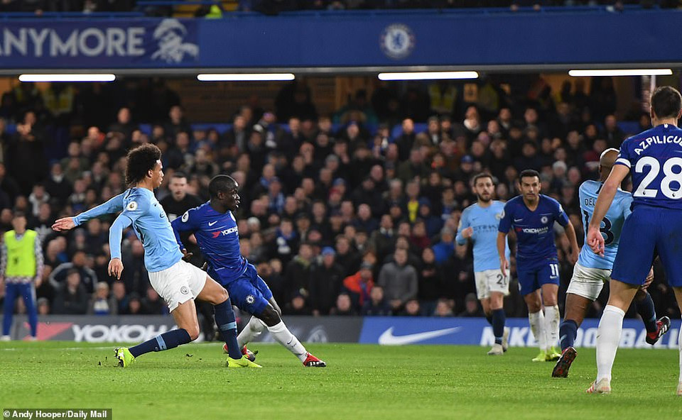 Tuy nhiên, Chelsea mới là người phá vỡ thế cân bằng của trận 'đại chiến.'