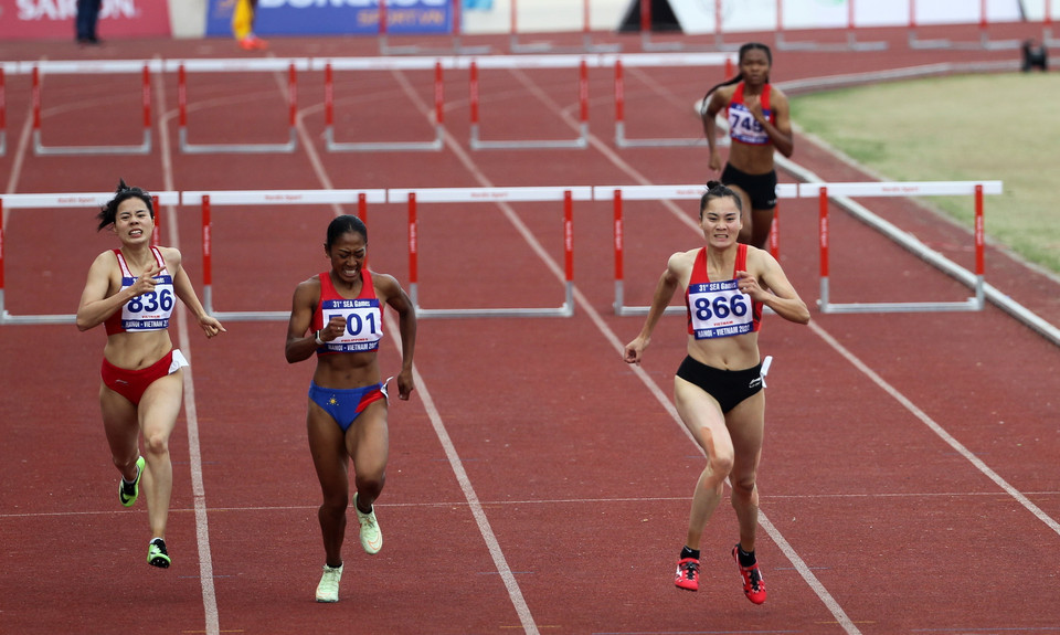 Quách Thị Lan bứt phá về đích. (Ảnh: Quốc Khánh/TTXVN)