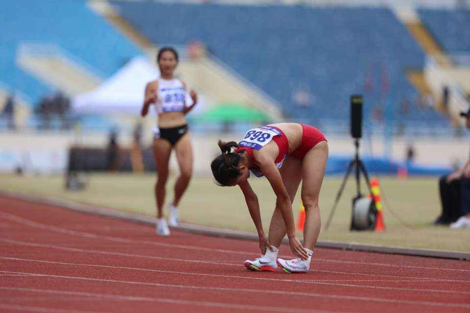 Kết quả này giúp Nguyễn Thị Oanh bảo vệ thành công tấm huy chương Vàng nội dung chạy 1.500. (Ảnh: Ngô Trần Hải An/Vietnam+)