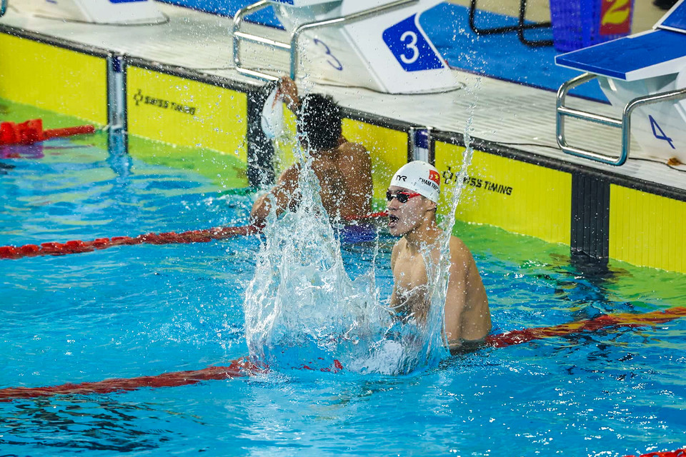 Thành tích này giúp Phạm Thanh Bảo giành HCV nội dung 100m ếch, đồng thời phá kỷ lục SEA Games. (Ảnh: Ngô Trần Bảo An/Vietnam+)