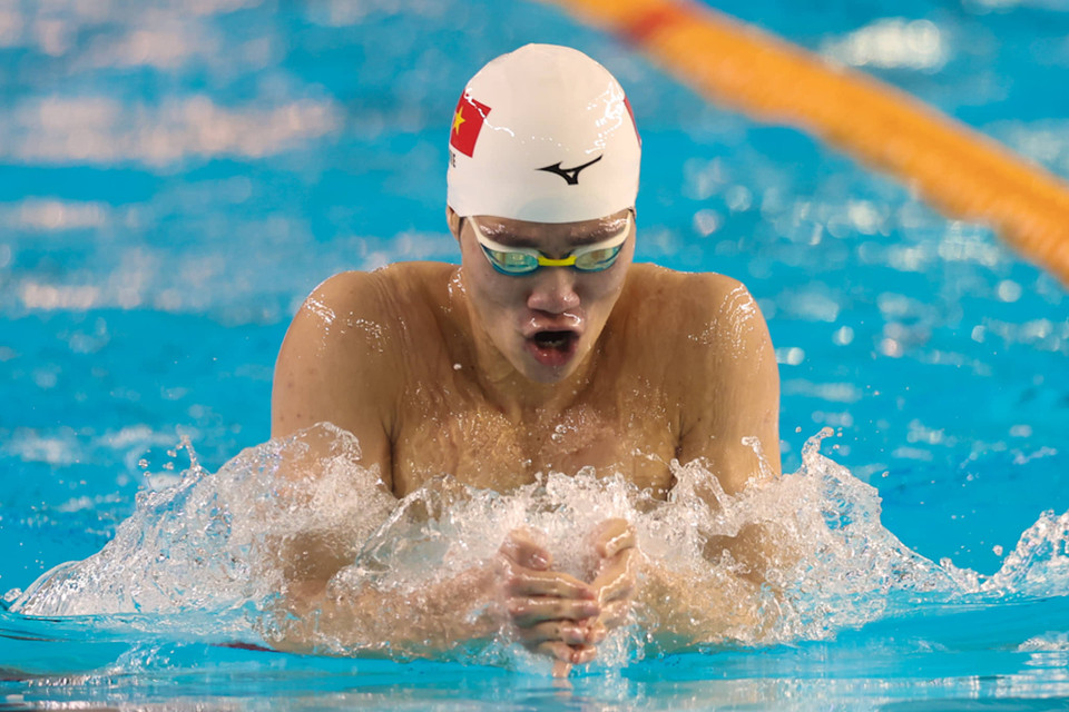 Trên đường đua xanh, Trần Hưng Nguyên đã xuất sắc giành huy chương Vàng với thành tích 4 phút 18 giây 10, phá kỷ lục SEA Games. (Ảnh: Hải An/Vietnam+)