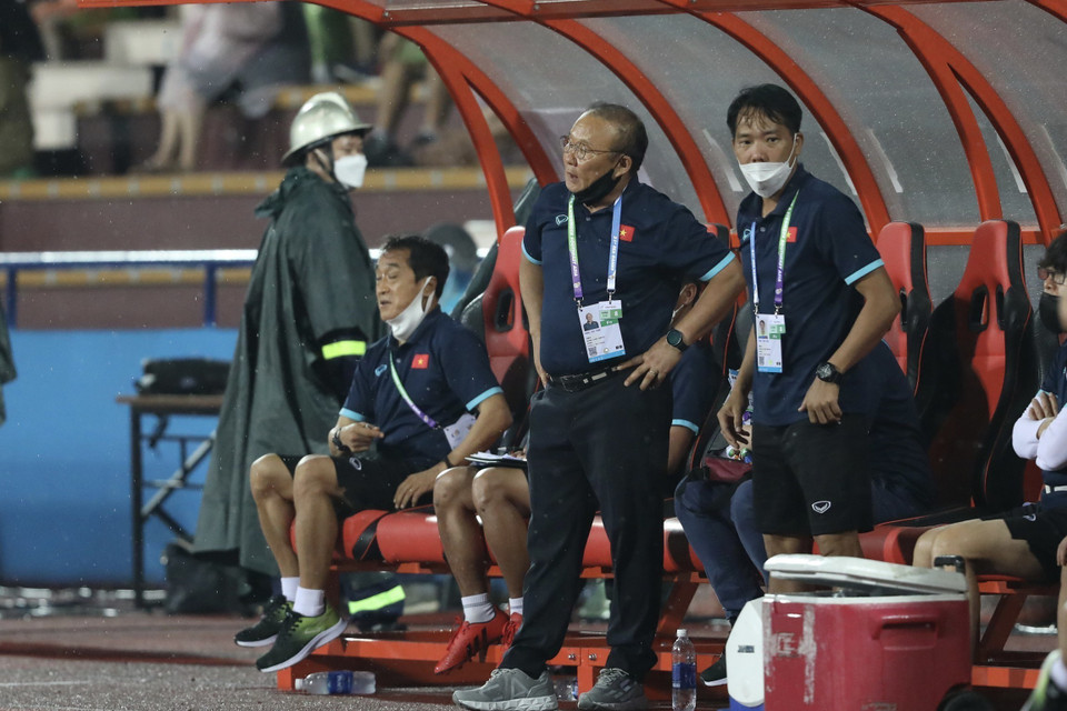 Điều này khiến huấn luyện viên Park Hang-seo và ban huấn luyện U23 Việt Nam tỏ ra sốt ruột. (Ảnh: Minh Quyết/TTXVN)