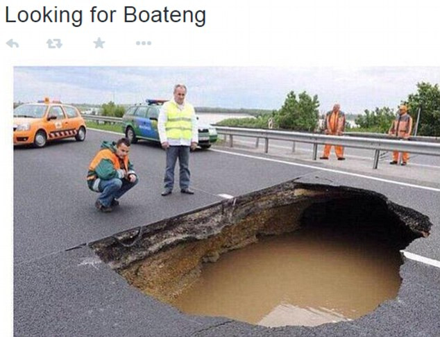 Các nhân viên cứu hộ tìm kiếm Boateng.