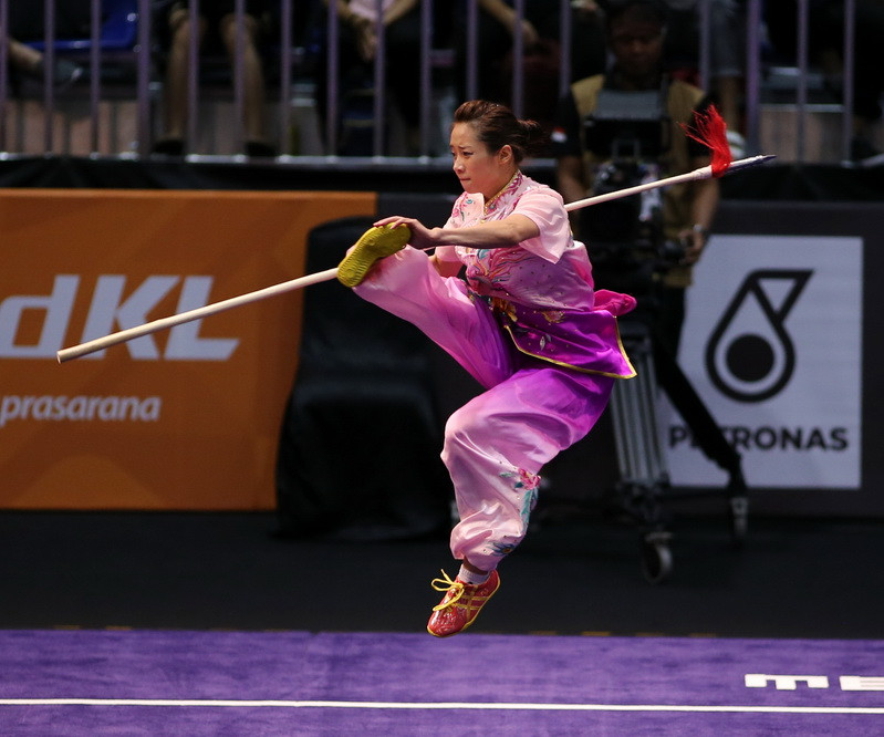 Dương Thúy Vy - HCV nội dung thương thuật. (Ảnh: Quốc Khánh/TTXVN)