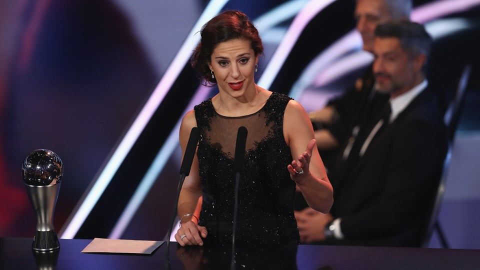 Carli Lloyd của Mỹ là Cầu thủ nữ xuất sắc nhất năm 2016.