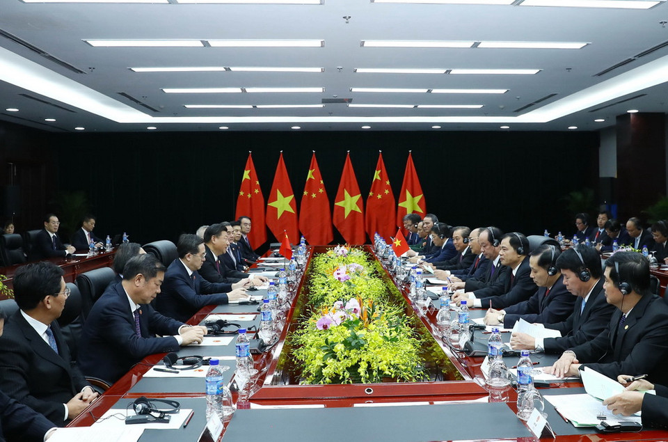 Thủ tướng Nguyễn Xuân Phúc hội kiến Tổng Bí thư, Chủ tịch Trung Quốc Tập Cận Bình. (Ảnh: TTXVN)