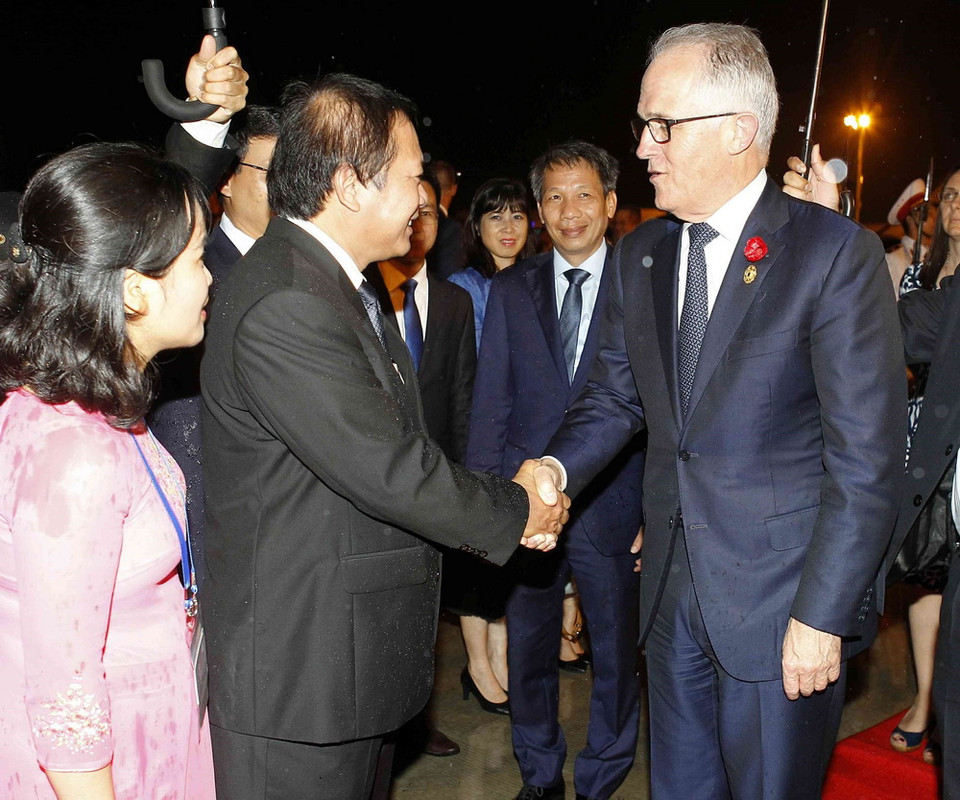 Tối 11/11/2017, tại Sân bay quốc tế Đà Nẵng diễn ra Lễ tiễn chính thức Thủ tướng Australia Malcolm Turnbull cùng đoàn đại biểu cấp cao tham dự Tuần lễ Cấp cao APEC 2017 tại thành phố Đà Nẵng. Bộ trưởng Bộ Thông tin và Truyền thông Trương Minh Tuấn tiễn đoàn tại Sân bay quốc tế Đà Nẵng. (Ảnh: TTXVN)