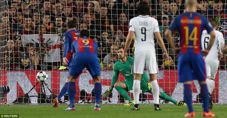 Trên chấm 11m, Messi nâng tỷ số lên 3-0 cho Barcelona. (Nguồn: Reuters)