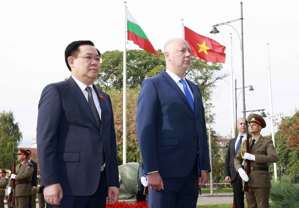 Chủ tịch Quốc hội Bulgaria Rosen Zhelyazko cùng dự với Chủ tịch Quốc hội Vương Đình Huệ. (Ảnh: Doãn Tấn/TTXVN)