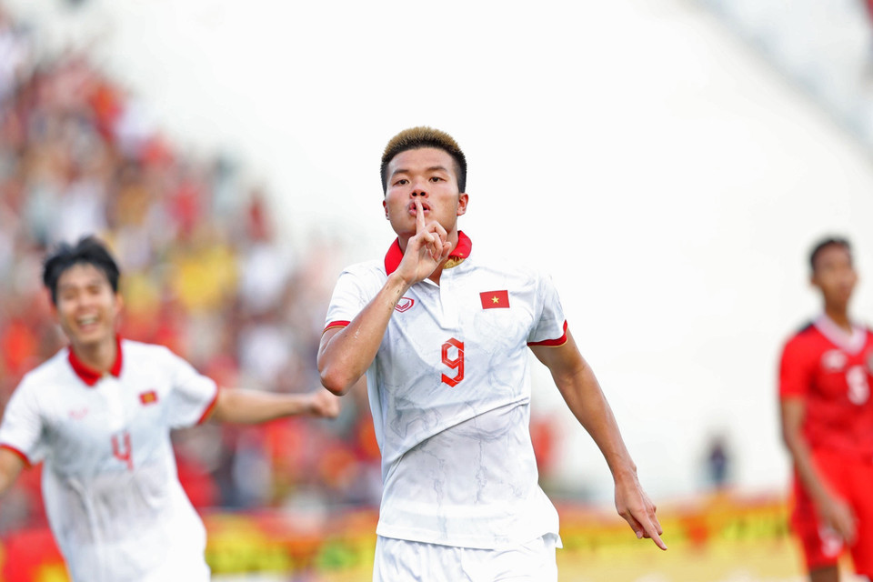 Đây cũng là bàn thắng thứ 5 của Văn Tùng tại SEA Games 32. (Ảnh: Hoàng Linh/TTXVN)