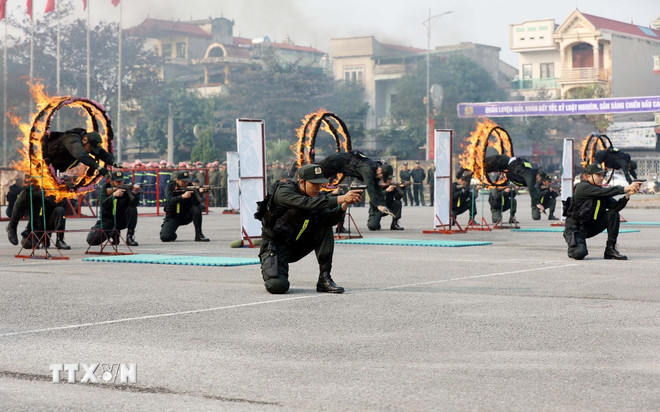 ttxvn-canh-sat-dac-nhiem-phu-tho-bao-dam-an-ninh-dai-hoi-xiv-2.jpg