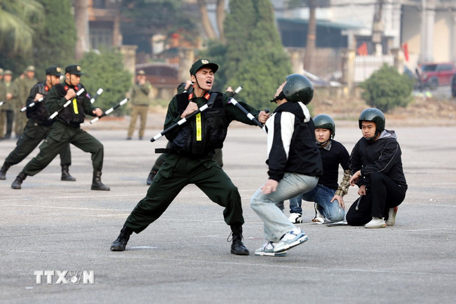 ttxvn-canh-sat-dac-nhiem-phu-tho-bao-dam-an-ninh-dai-hoi-xiv-6.jpg