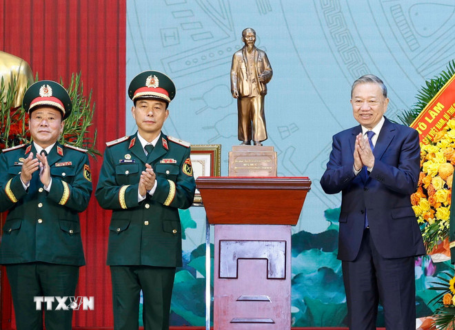 ttxvn-tong-bi-thu-du-le-ky-niem-80-nam-ngay-thanh-lap-binh-chung-cong-binh-8.jpg