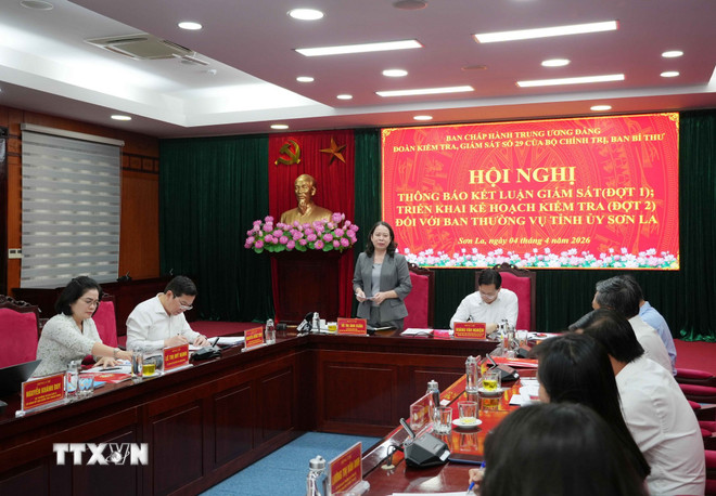 ttxvn-doan-kiem-tra-giam-sat-cua-bo-chinh-tri-ban-bi-thu-lam-viec-voi-ban-thuong-vu-tinh-uy-son-la-2.jpg