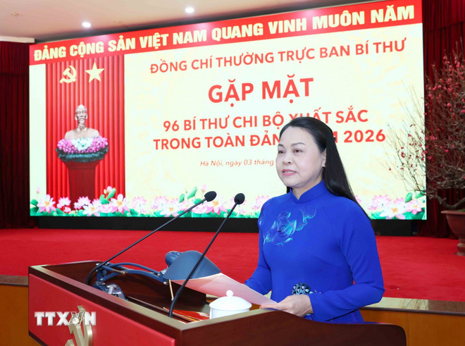 ttxvn-thuong-truc-ban-bi-thu-gap-mat-96-bi-thu-chi-bo-xuat-sac-toan-quoc-3.jpg