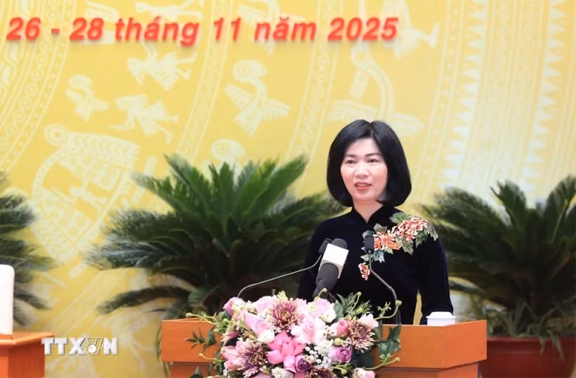 Chủ tịch Hội đồng nhân dân thành phố Hà Nội Phùng Thị Hồng Hà phát biểu. (Ảnh: Minh Đức/TTXVN)