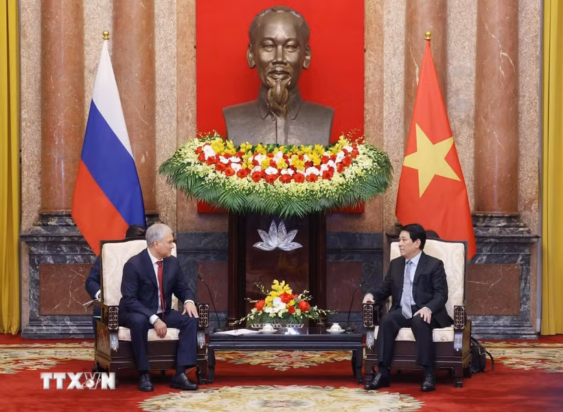 Chủ tịch nước Lương Cường tiếp Chủ tịch Duma Quốc gia Nga Vyacheslav Volodin. (Ảnh: Lâm Khánh/TTXVN)