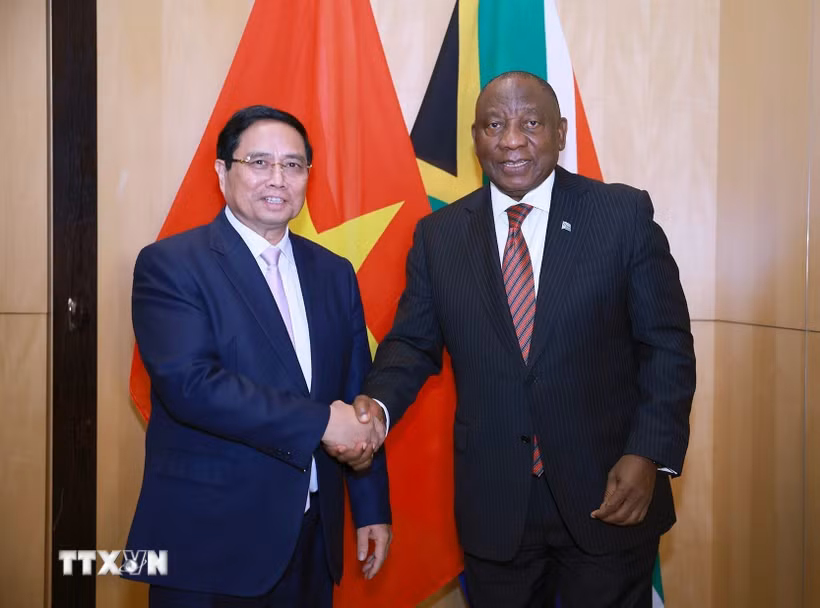 Thủ tướng Phạm Minh Chính hội kiến Tổng thống Cộng hòa Nam Phi Matamela Cyril Ramaphosa. (Ảnh: Dương Giang/TTXVN)