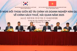 Hội nghị đối thoại với cộng đồng doanh nghiệp Hàn Quốc về chính sách thuế và hải quan năm 2025, ngày 30/9. (Ảnh: Vietnam+)