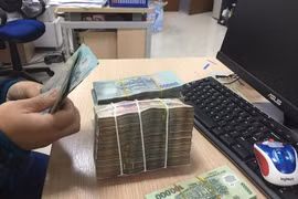 Hoạt động mua bán của các quỹ sẽ diễn ra đan xen và tác động trực tiếp lên thanh khoản và biến động giá của từng mã cổ phiếu. (Ảnh: Vietnam+)