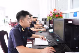 Tình hình buôn lậu, vận chuyển trái phép vàng qua biên giới cũng nổi lên phức tạp với 3 vụ việc có dấu hiệu hình sự. (Ảnh: HQ/Vietnam+)