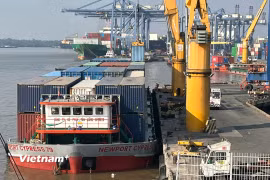 Báo cáo 7 tháng năm 2026 cho thấy kim ngạch xuất nhập khẩu Việt Nam đạt gần 660 tỷ USD, hoạt động thương mại duy trì tăng trưởng mạnh mẽ. (Ảnh: Vietnam+)