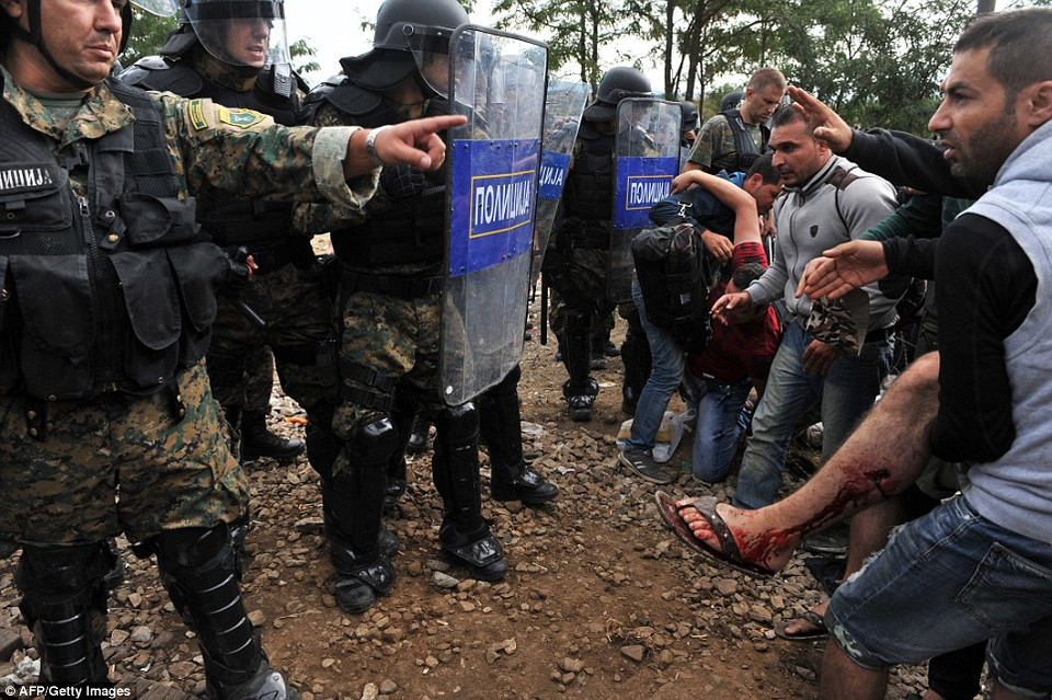 Đâu là lối thoát cho cuộc khủng hoảng người di cư ở châu Âu? (AFP)