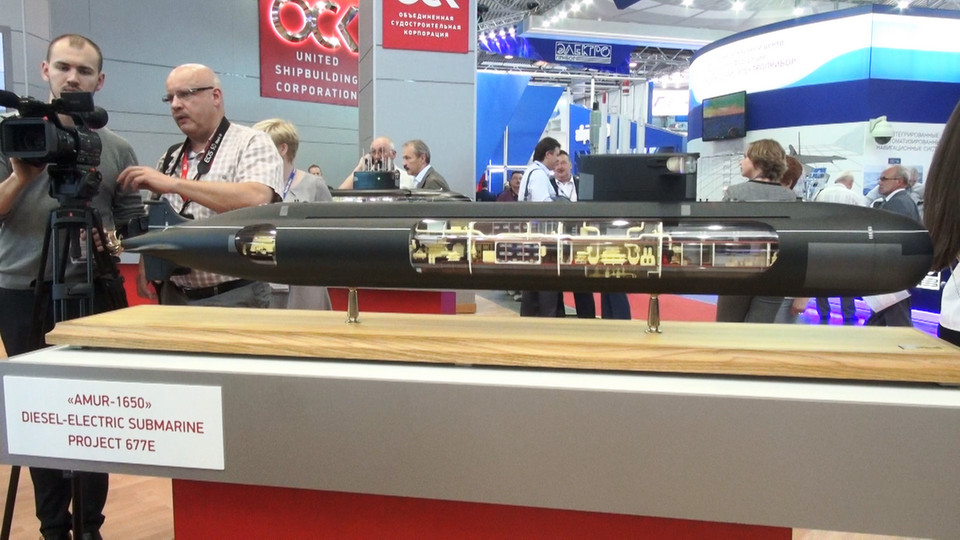 Tàu ngầm diesel-điện lớp Amur-1650 (Dự án 677E). (Ảnh: Duy Trinh/Vietnam+)