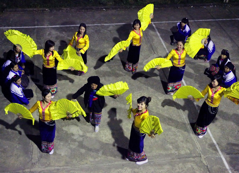  Biểu diễn hát múa Khặp. (Ảnh: Thanh Tùng/TTXVN)