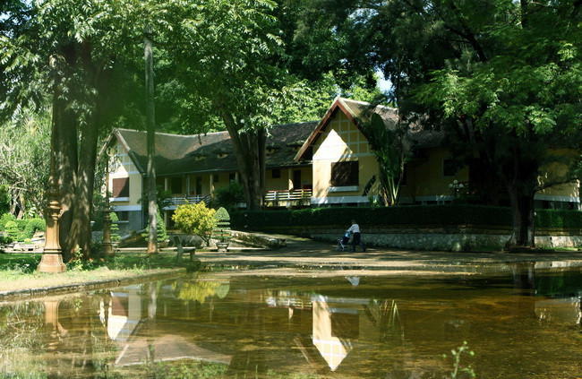  Cổng trước Biệt điện Bảo Đại. (Ảnh: Dương Giang/TTXVN)