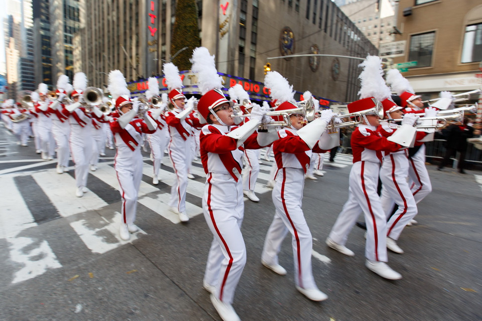 Điểm đặc trưng của sự kiện văn hóa lâu đời này chính là những quả bóng bay khổng lồ được làm theo hình các nhân vật hoạt hình nổi tiếng. (Ảnh: THX/TTXVN)