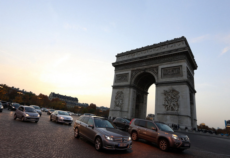 Khải Hoàn Môn là một trong những công trình nổi tiếng nhất của Paris và cùng với Champs-Elysées là địa điểm tổ chức các lễ hội, sự kiện hay ăn mừng các chiến thắng thể thao. (Ảnh: Huy Hùng)