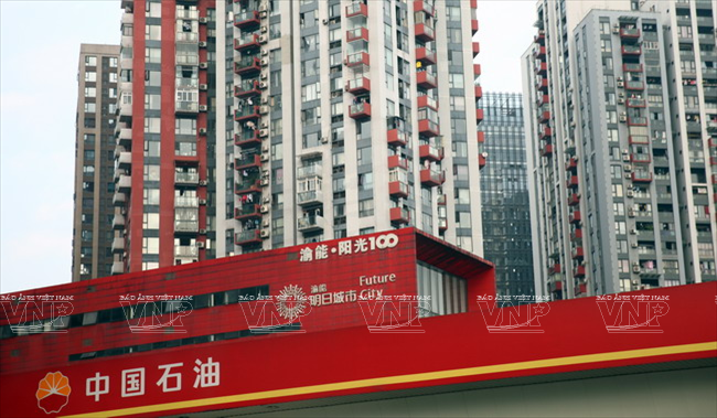 Ngày càng có nhiều các chung cư cao cấp được xây dựng ở các vùng ven đô ở Trùng Khánh nhằm phục vụ nhu cầu nhà ở người dân trong khu vực. 