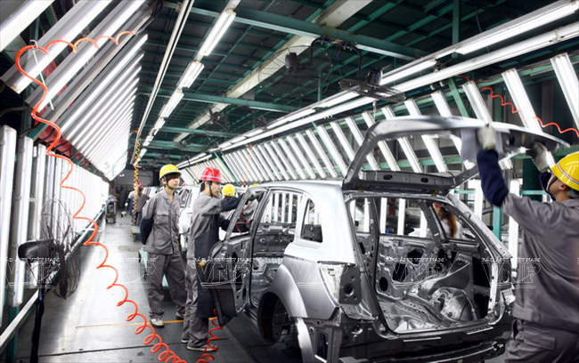 Mỗi ngày, xưởng lắp ráp xe hơi nguyên chiếc của Tập đoàn Lifan Trùng Khánh có thể hoàn thiện 500 chiếc xe hơi, trong đó mỗi công đoạn sản xuất chỉ mất từ 3 đến 5 phút.