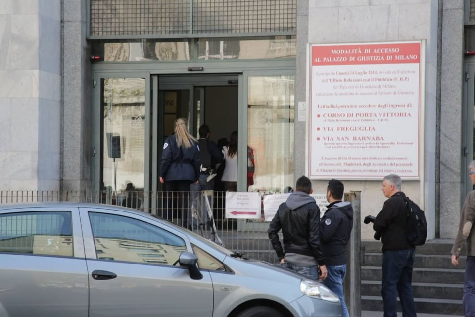 Hiện trường vụ xả súng ở Tòa án Milan. (Nguồn: ANSA)