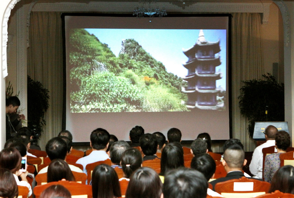 Toàn cảnh giới thiệu clip quảng bá về đất nước, con người Việt Nam. (Ảnh: Nguyên Dân/TTXVN)