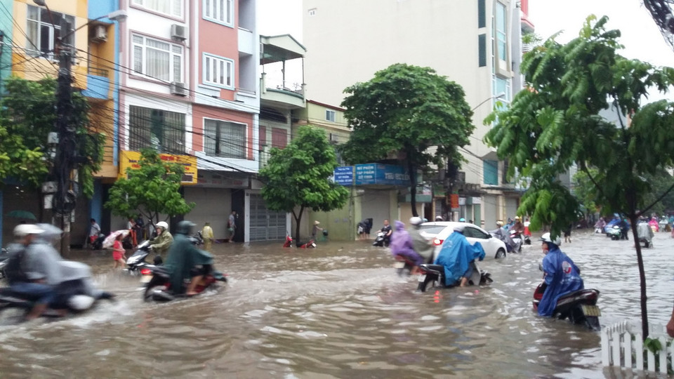 Thành phố Hải Phòng đã bị ngập lụt trên diện rộng sau trận mưa lớn kéo dài trong suốt 3 giờ. (Ảnh: Minh Thu/TTXVN)