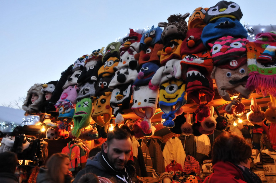 Chợ Noel truyền thống được tổ chức tại khu vực trung tâm thủ đô Brussels, Bỉ. (Ảnh: Hương Giang/TTXVN)